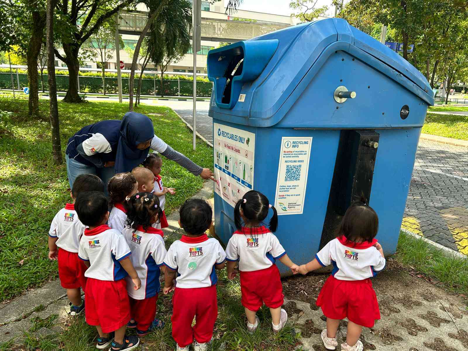WG894D Activity 1 - Recycling Bin — photo 11