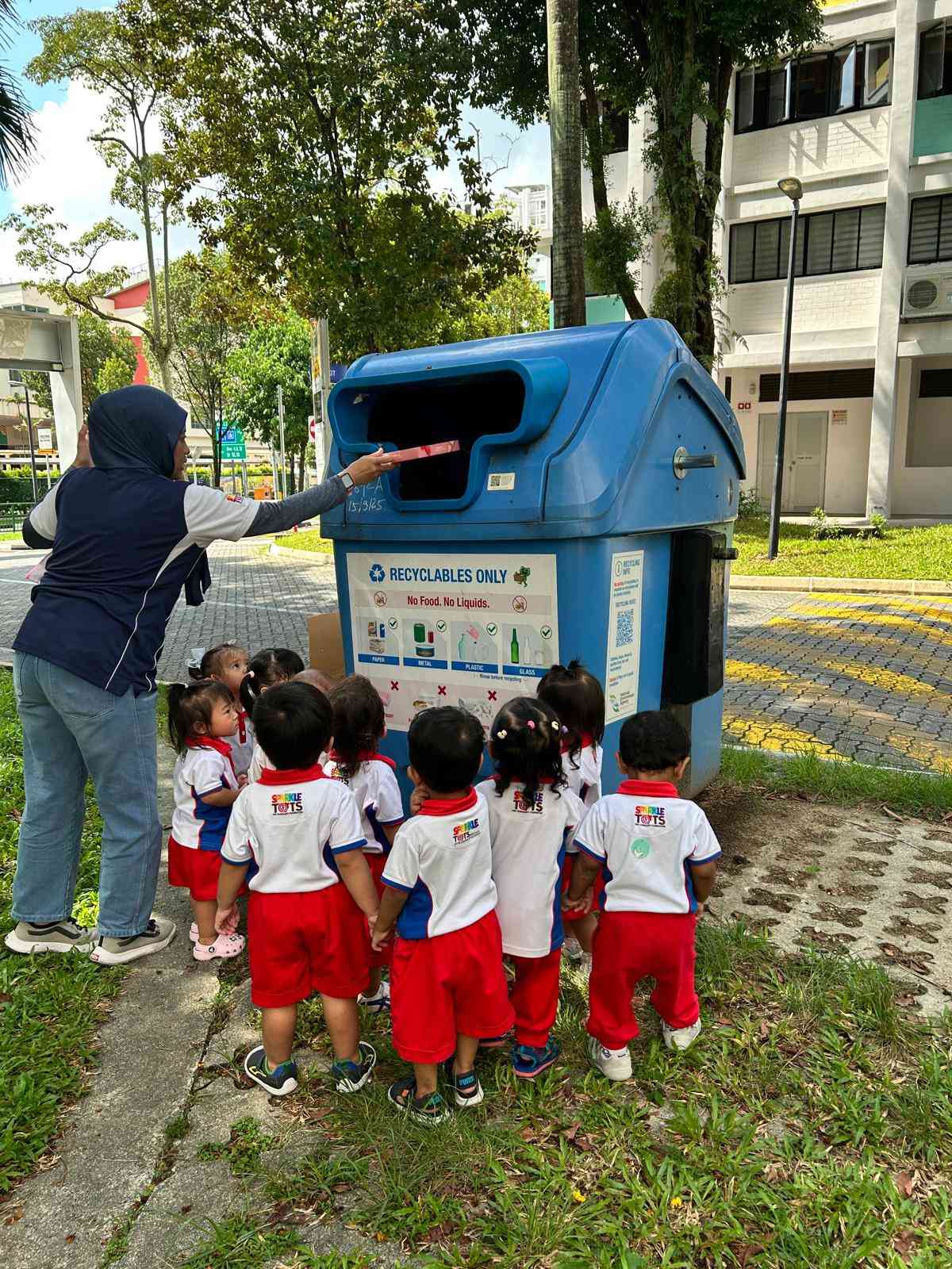 WG894D Activity 1 - Recycling Bin — photo 12