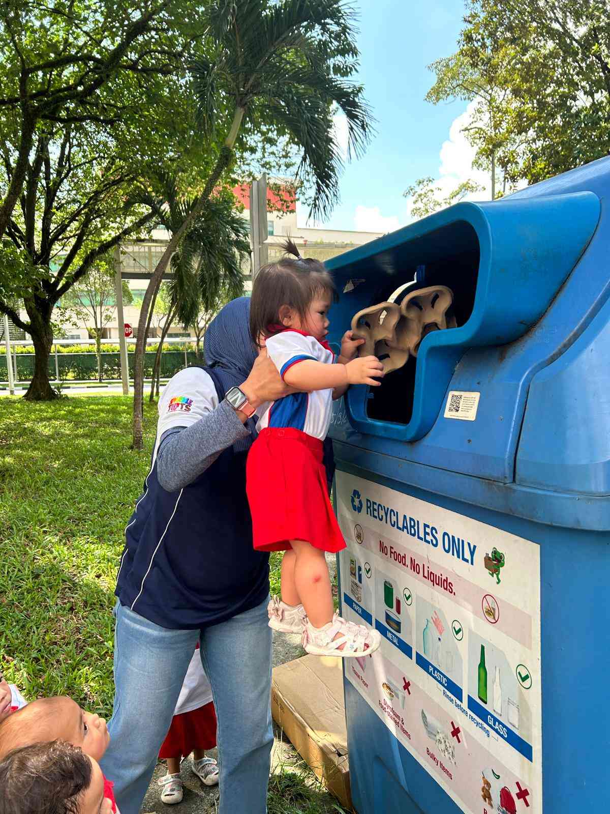 WG894D Activity 1 - Recycling Bin — photo 13