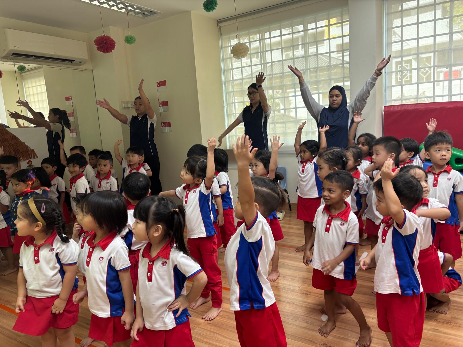 PCF Sparkletots Preschool @ Seletar Serangoon BLK 518(DS) - SSDB开幕 “庆祝地球日“ — photo 2