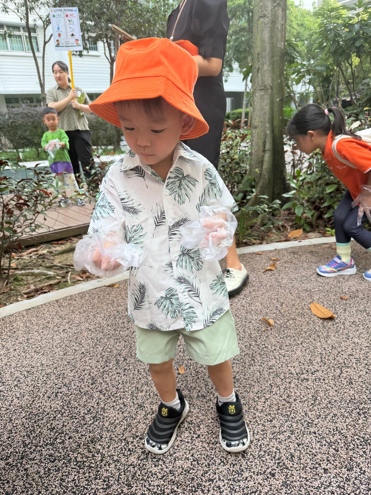 World Environment Day- N2 picking litter