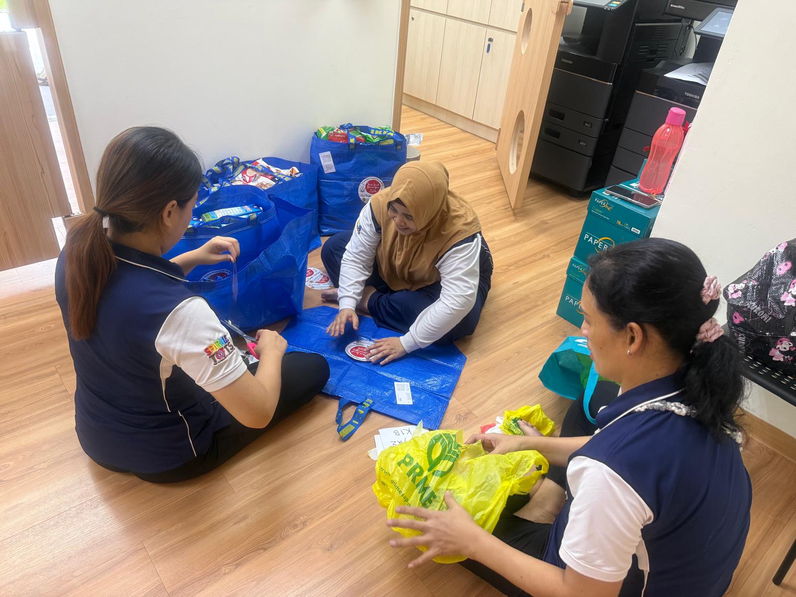 Intergenerational Programme and Food Donation Drive at St Luke’s ElderCare