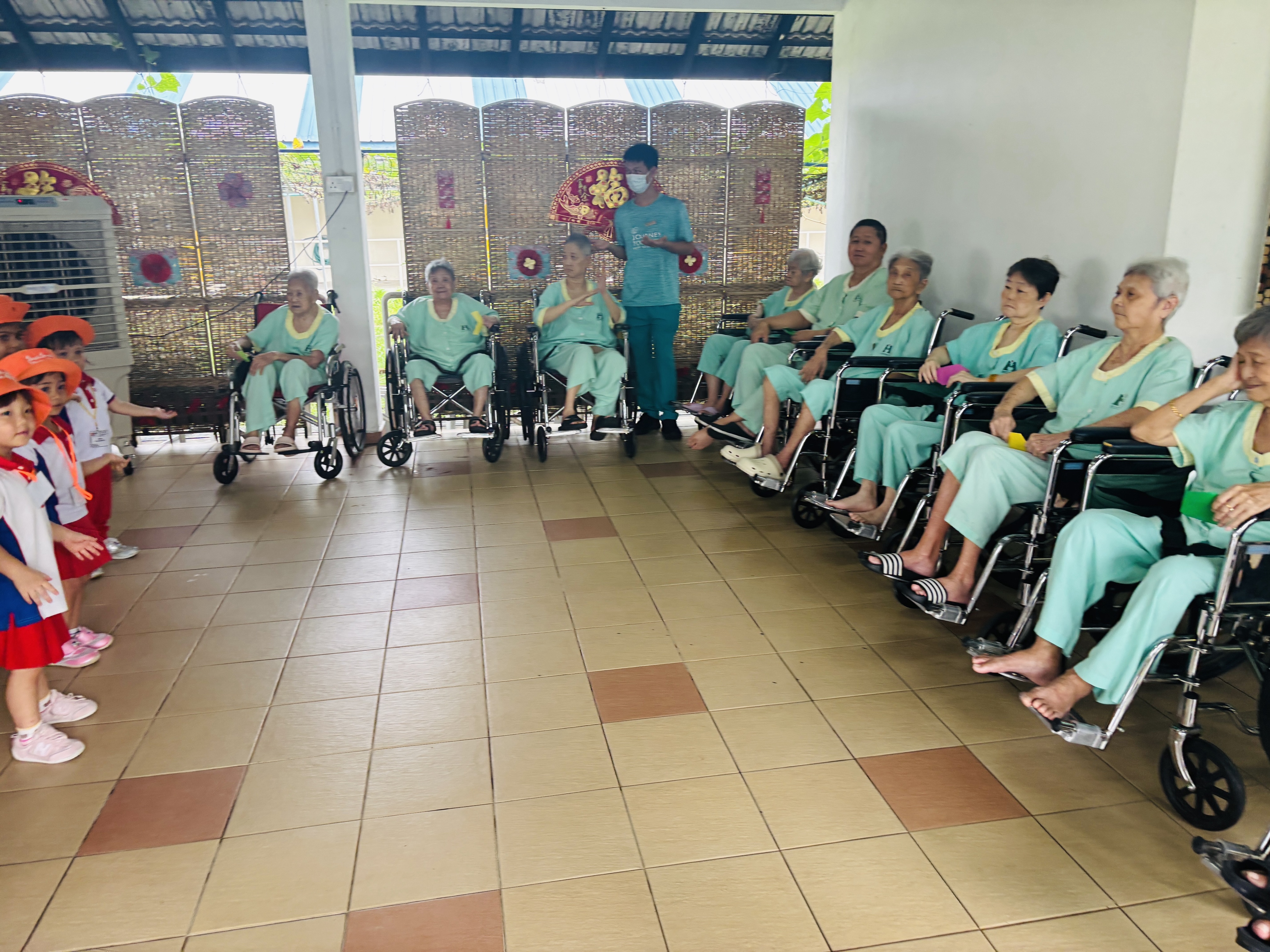 Intergenerational Visit to ECON Healthcare — photo 3