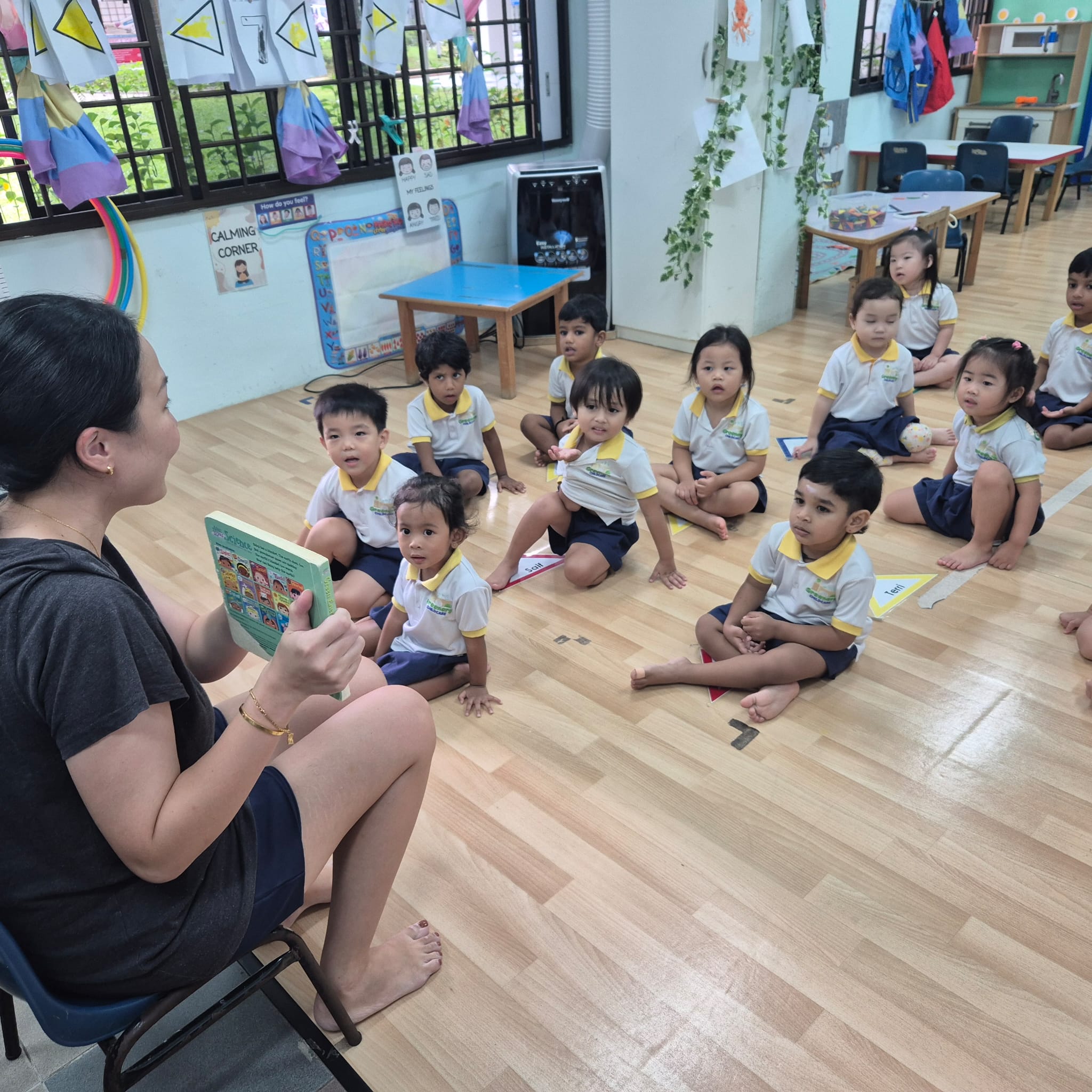 Little Planet Super Heroes - Part 1 (Storytelling by Parent Volunteers) — photo 8