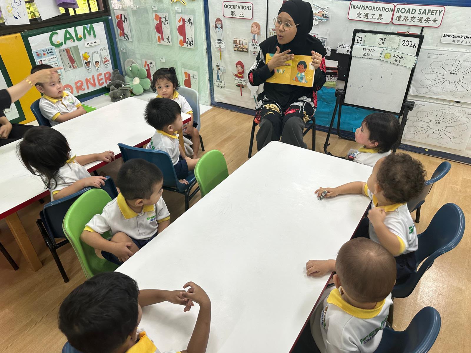 Little Planet Super Heroes - Part 1 (Storytelling by Parent Volunteers) — photo 13