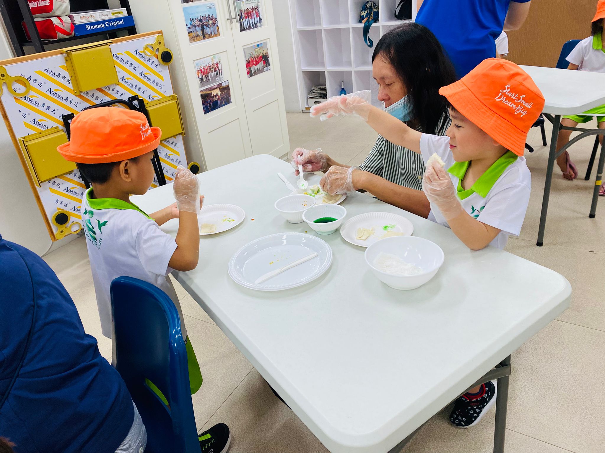 SSDB – Ondeh-Ondeh Making with the Seniors from Allkin Active Ageing Centre — photo 5