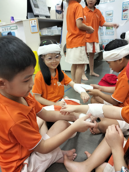 Learning the basic of first Aid with Singapore Red Cross — photo 1