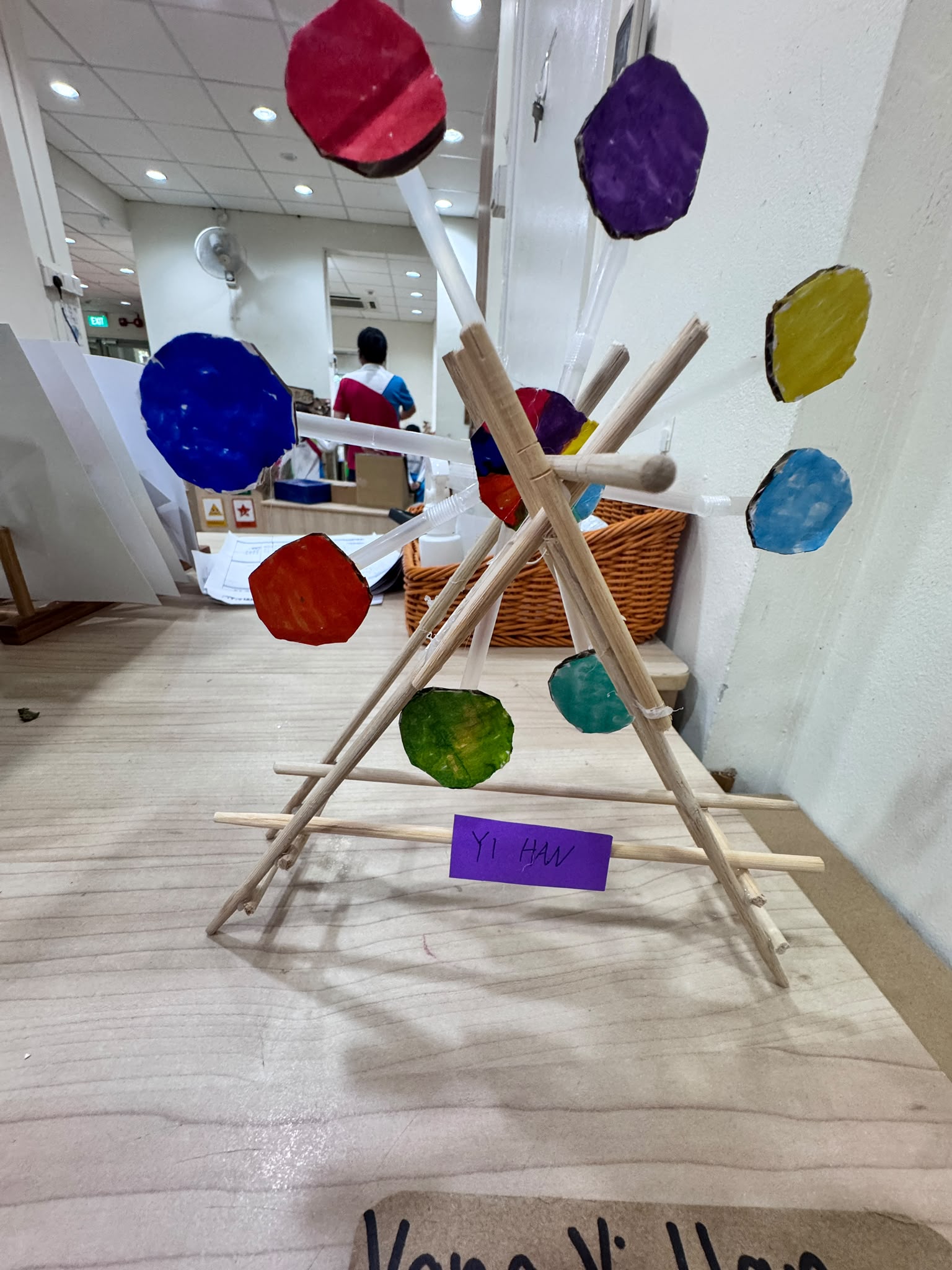 Creating a Singapore landmark using recycled materials — photo 5