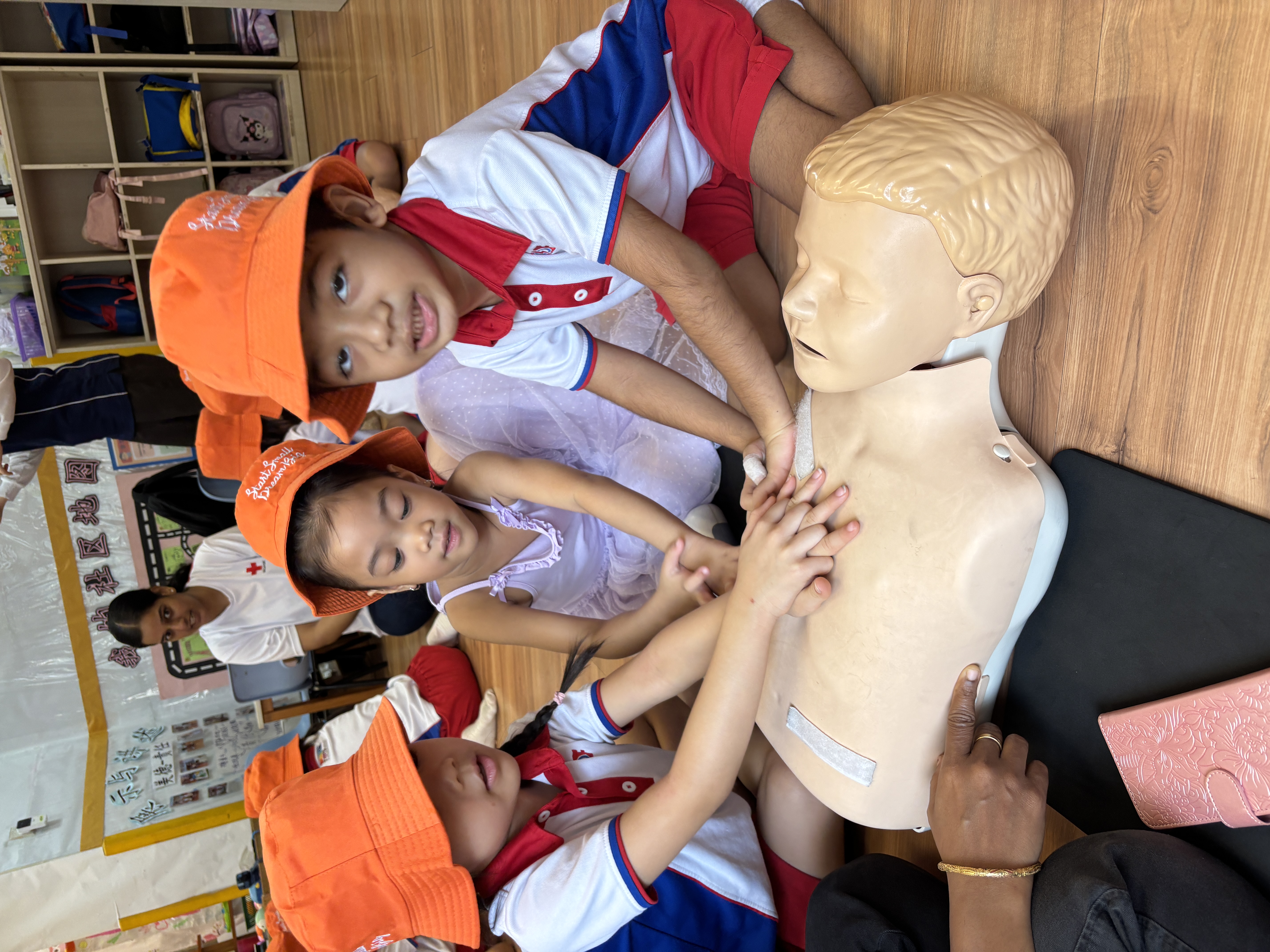 Intergeneration Day cum Red Cross Workshop- PCF SPARKLETOTS @ PUNGGOL COAST 303A — photo 14