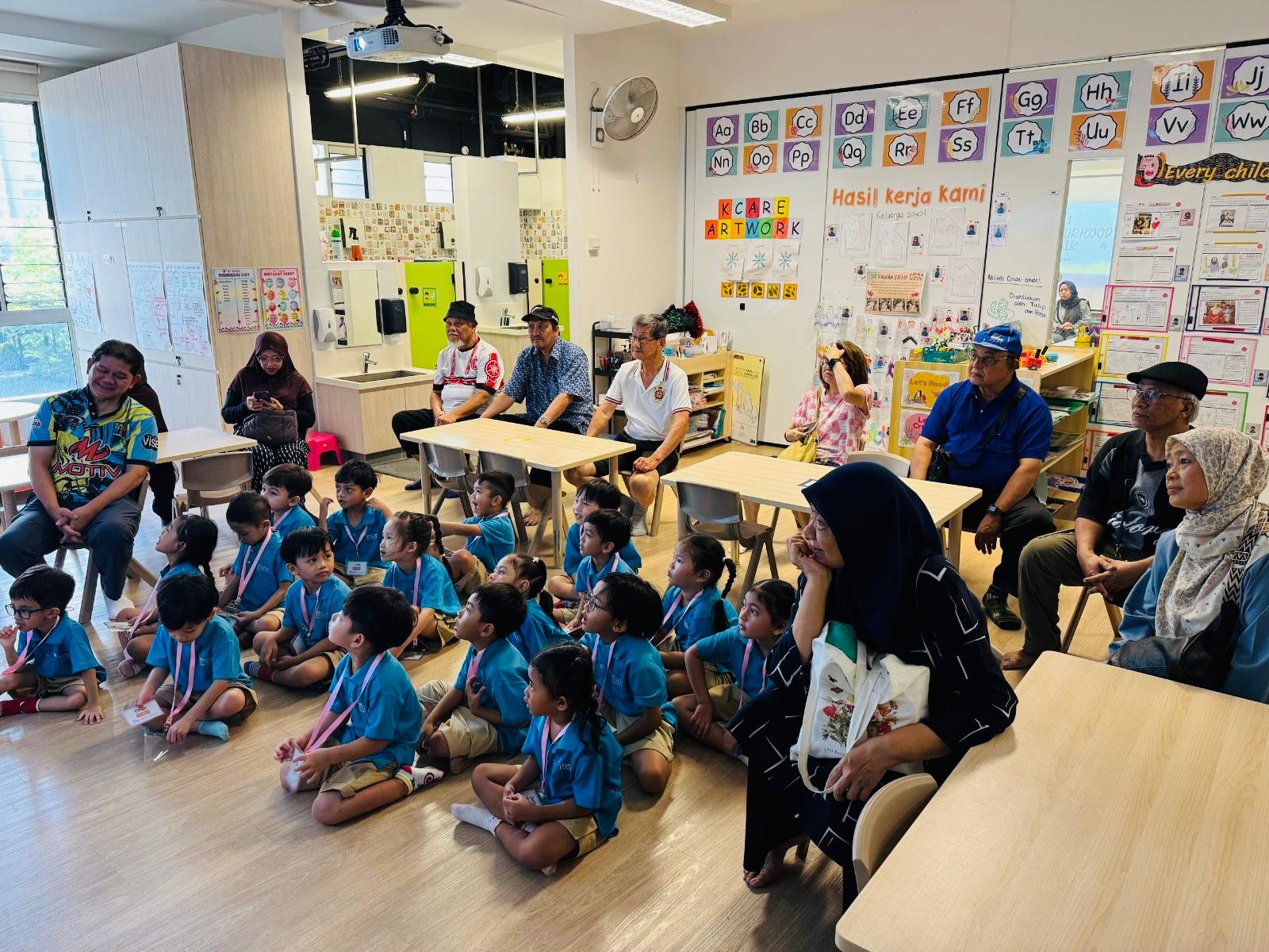 A Walk to Remember: K1 Neighbourhood Walk with Grandparents — photo 4