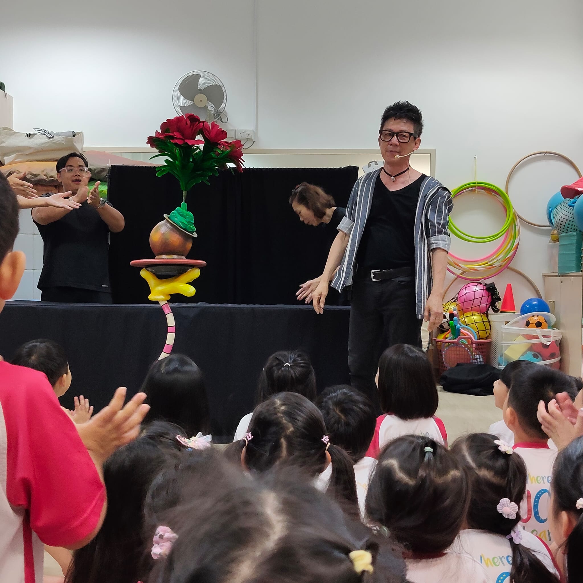 Little Hands, Big Hearts: 
Spreading Kindness to Elderlies — photo 11