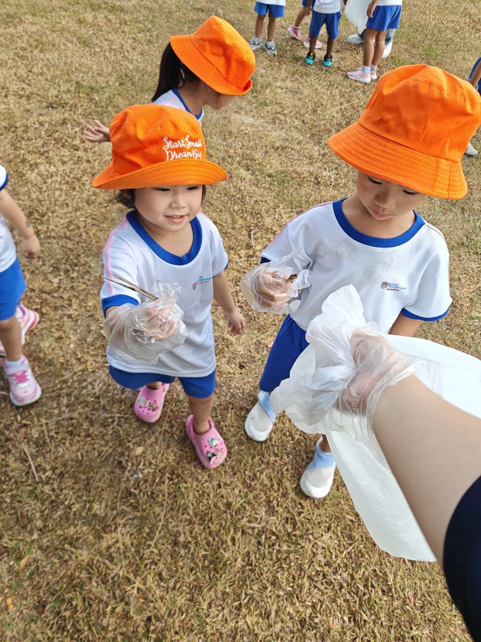 Beach Cleanup — photo 2