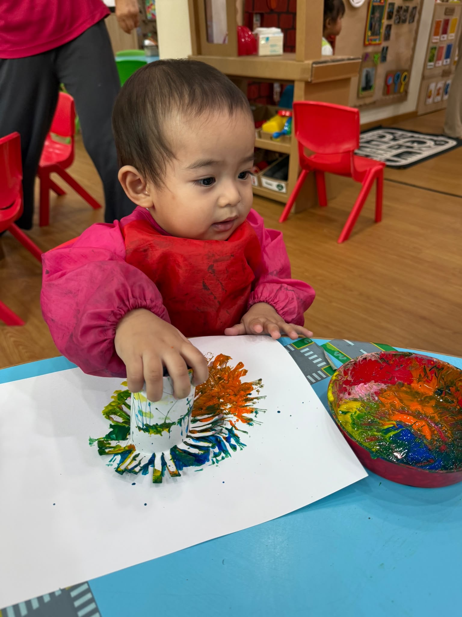 Fun with firework prints using toilet rolls — photo 4