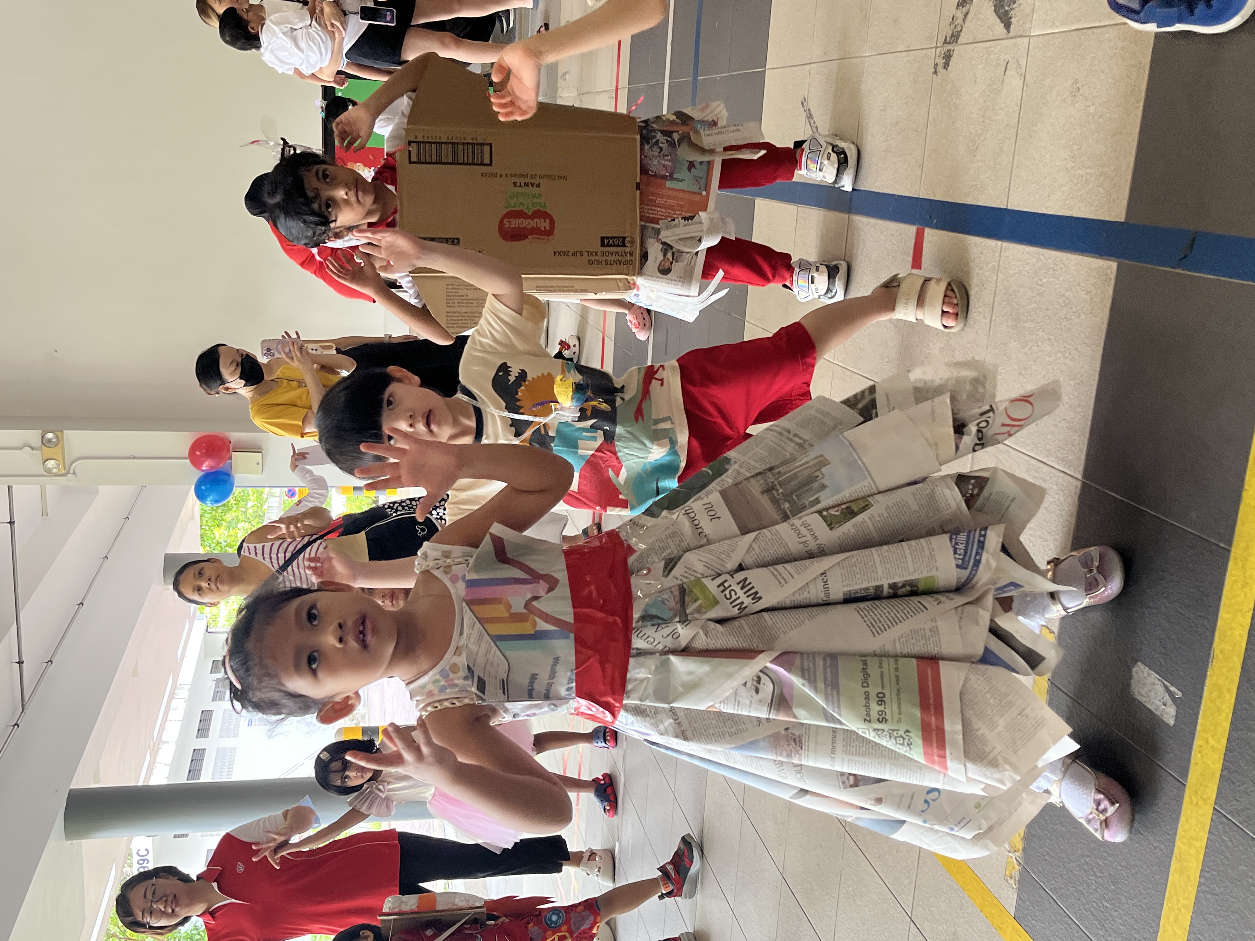 Parents’ Day: Children Dressing Up with Recycled Materials — photo 8