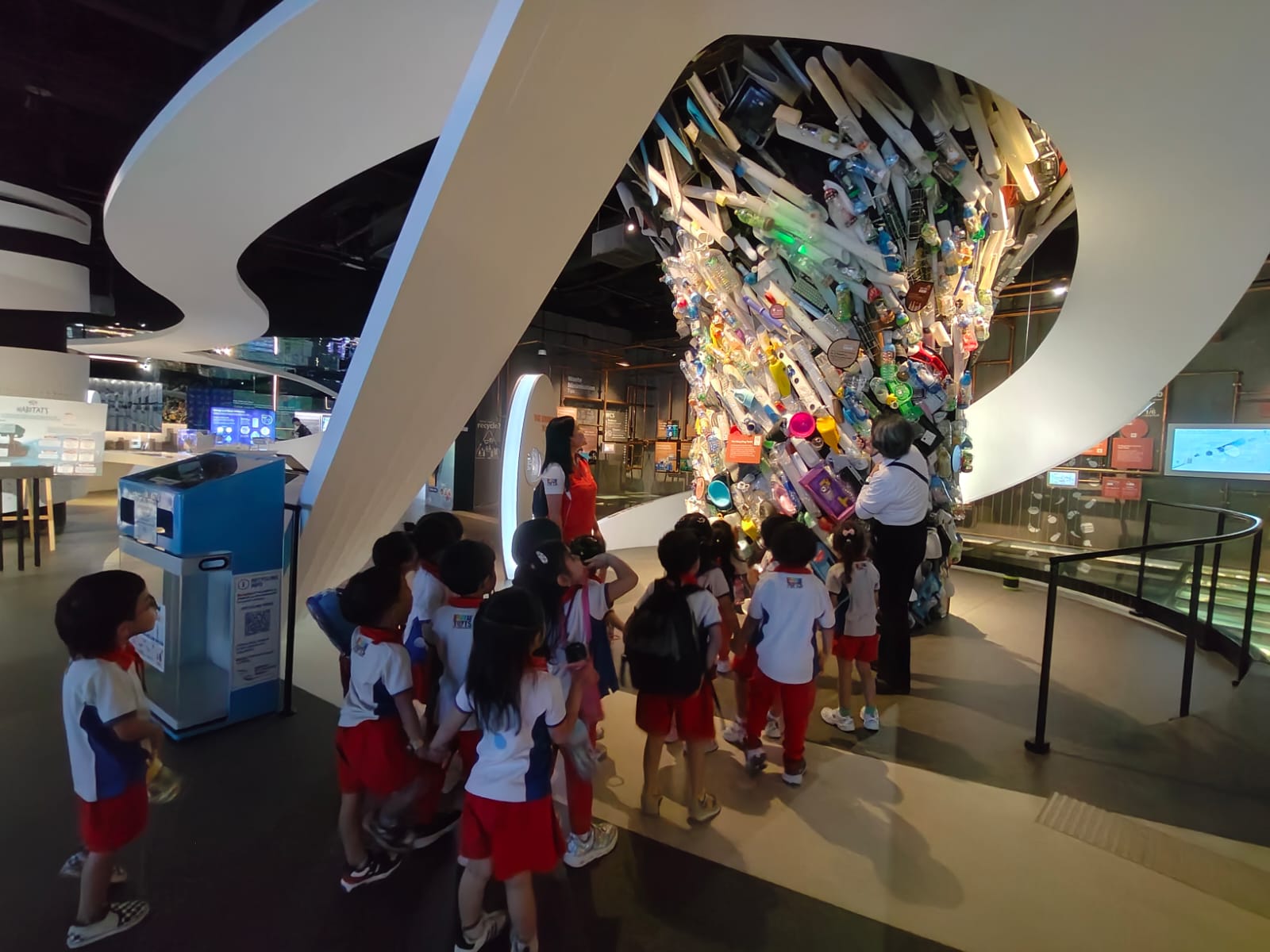 Visit to Sustainability Gallery — photo 7