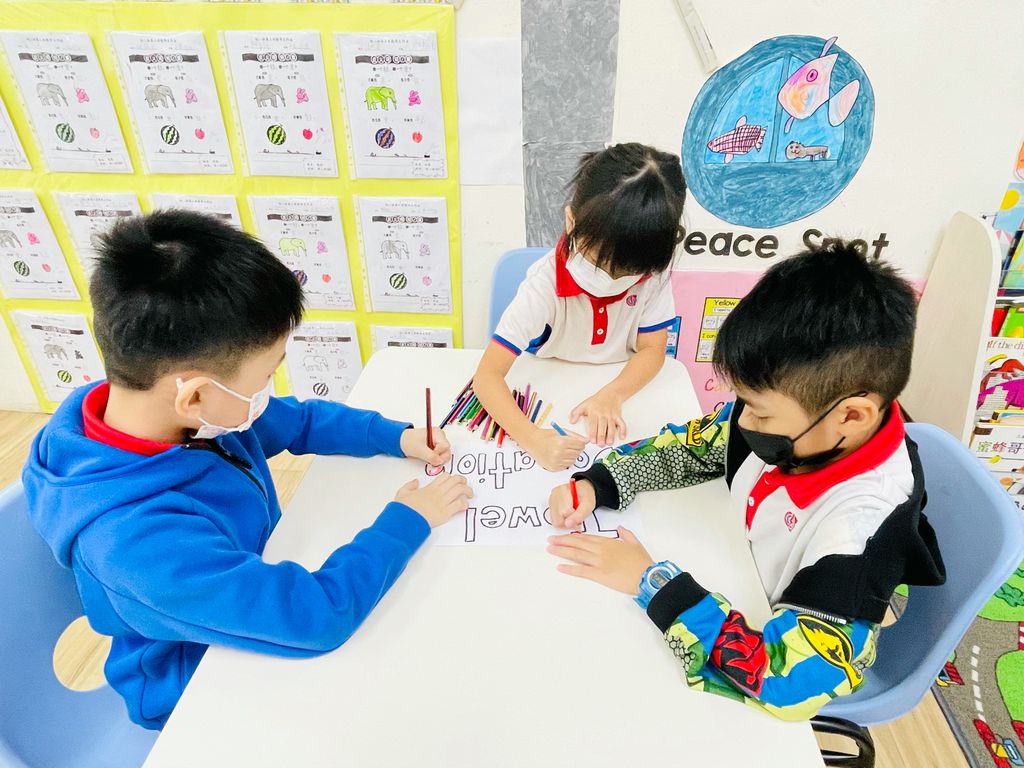 Successful Little Entrepreneurs - Our K2 Graduating Project 🎓 — photo 1
