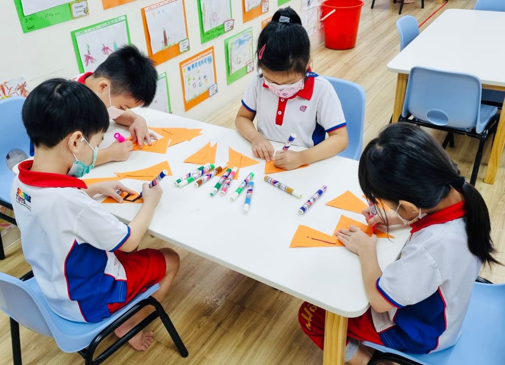 Successful Little Entrepreneurs - Our K2 Graduating Project 🎓 — photo 3