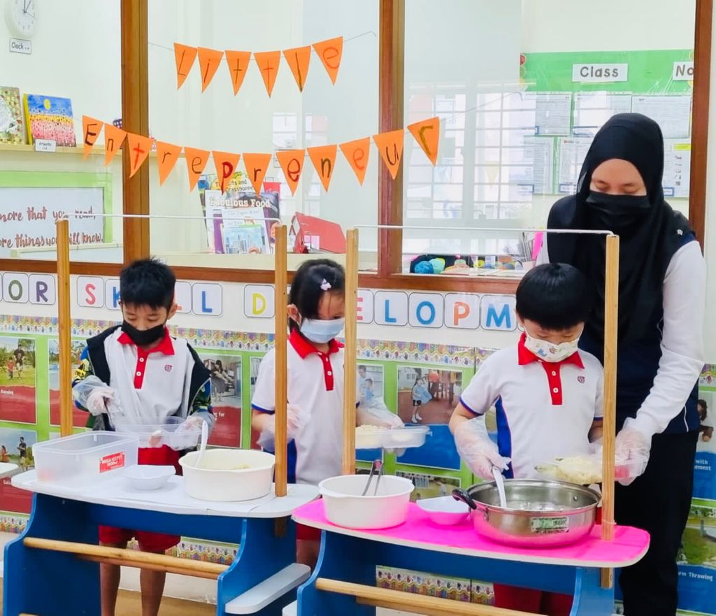 Successful Little Entrepreneurs - Our K2 Graduating Project 🎓 — photo 1