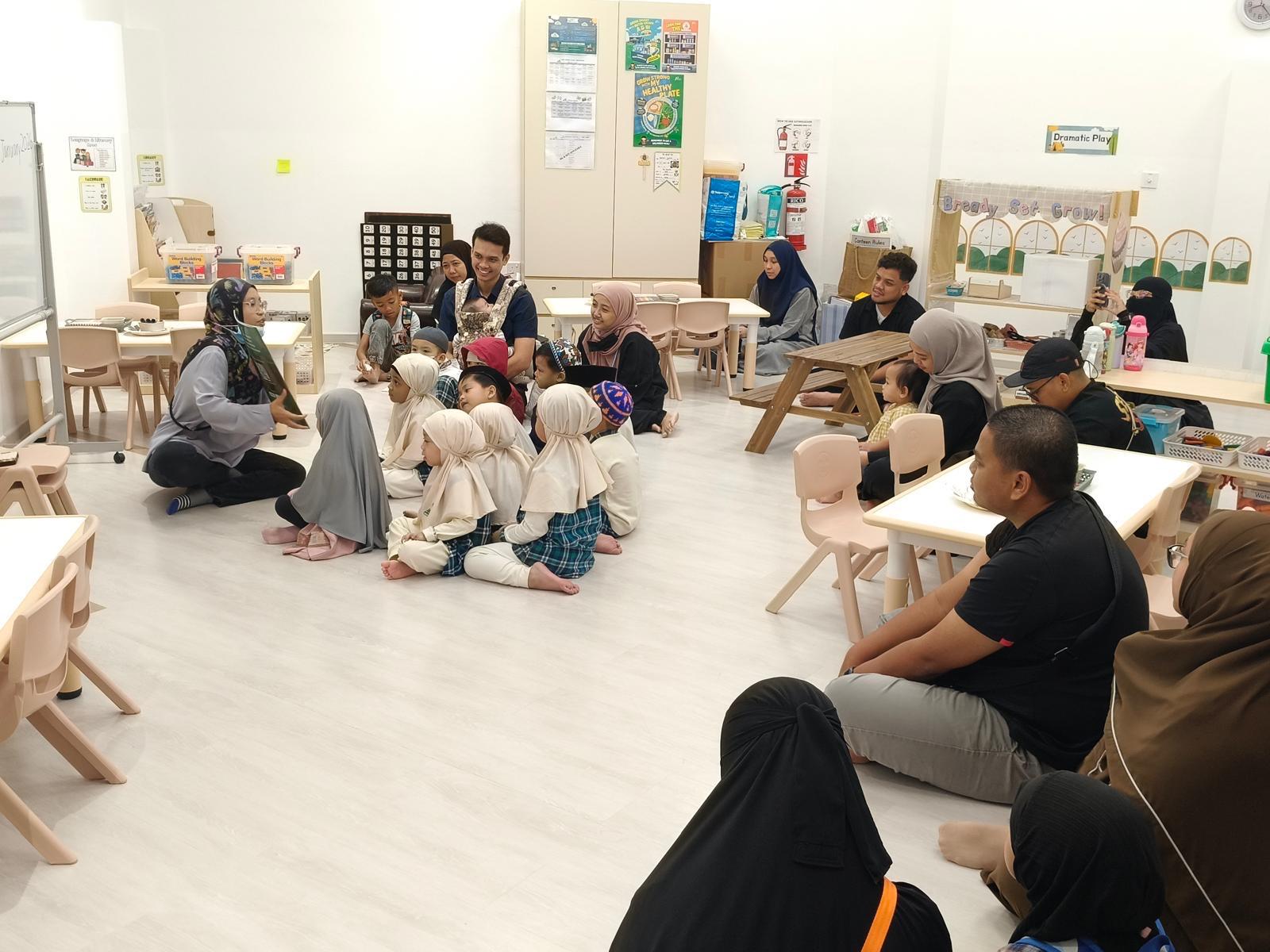 A mini get – together with families on the first day of school — photo 2