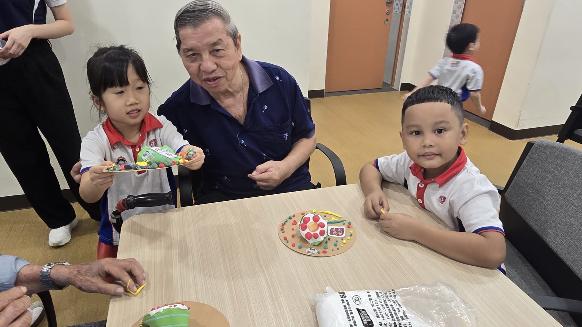 Building Bridges Across Generations: An Intergenerational Learning Journey — photo 19
