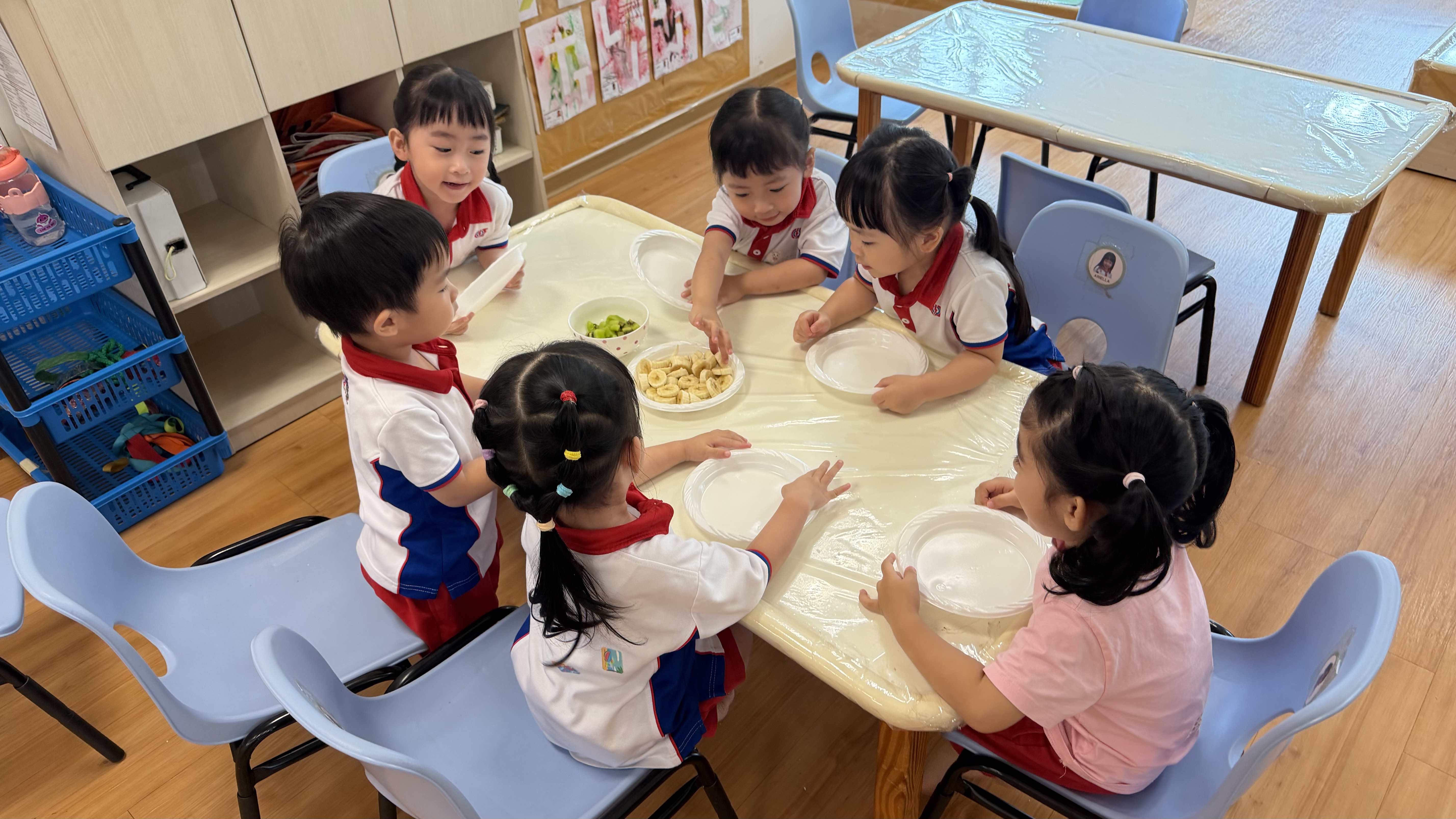 LITTLE FOOD HEROES: Learning Through Exploration — photo 8