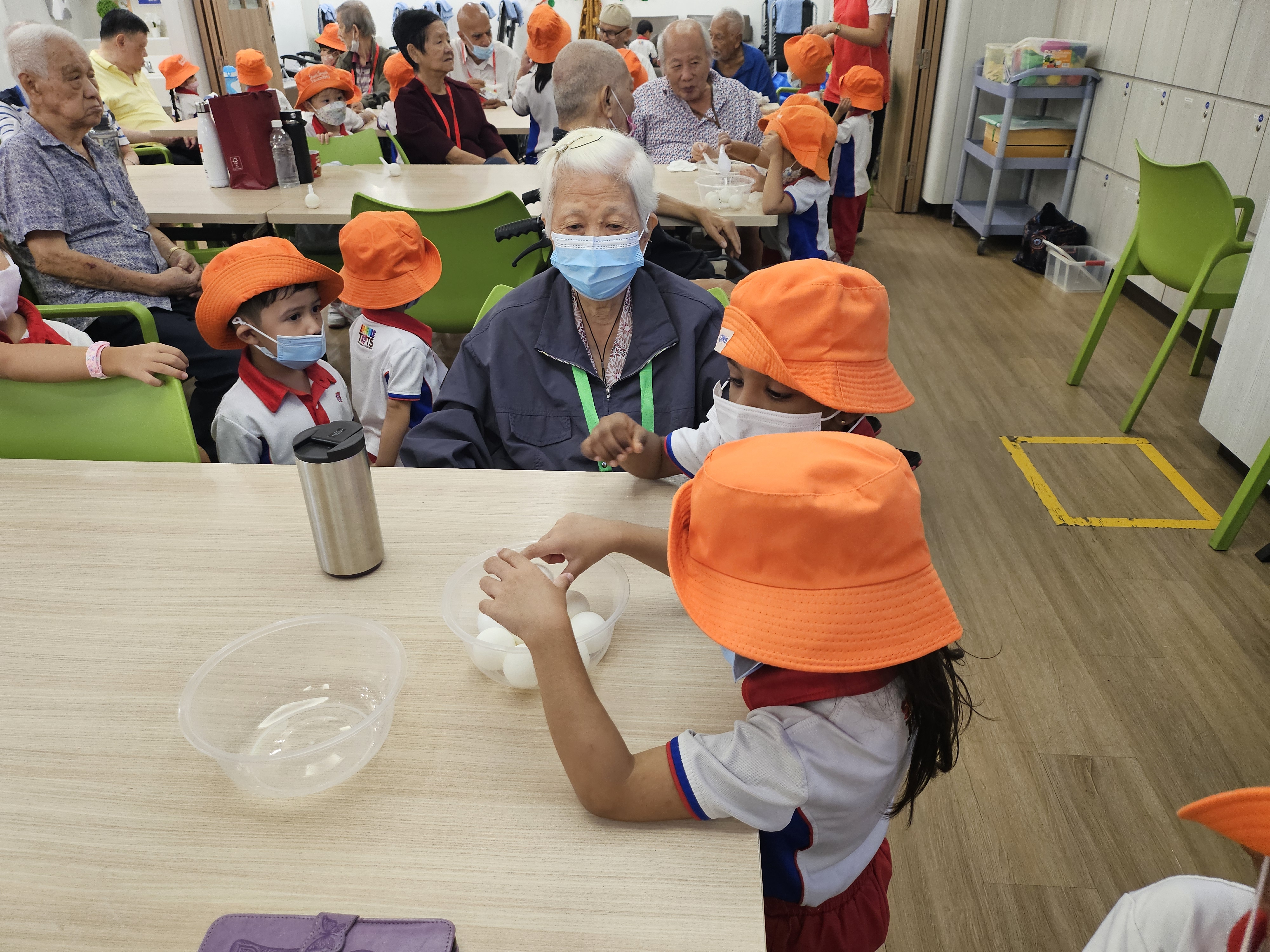 Story #4: A Meaningful Intergenerational National Day Celebration in SparkleCare – A short visit that warmed all our hearts — photo 3