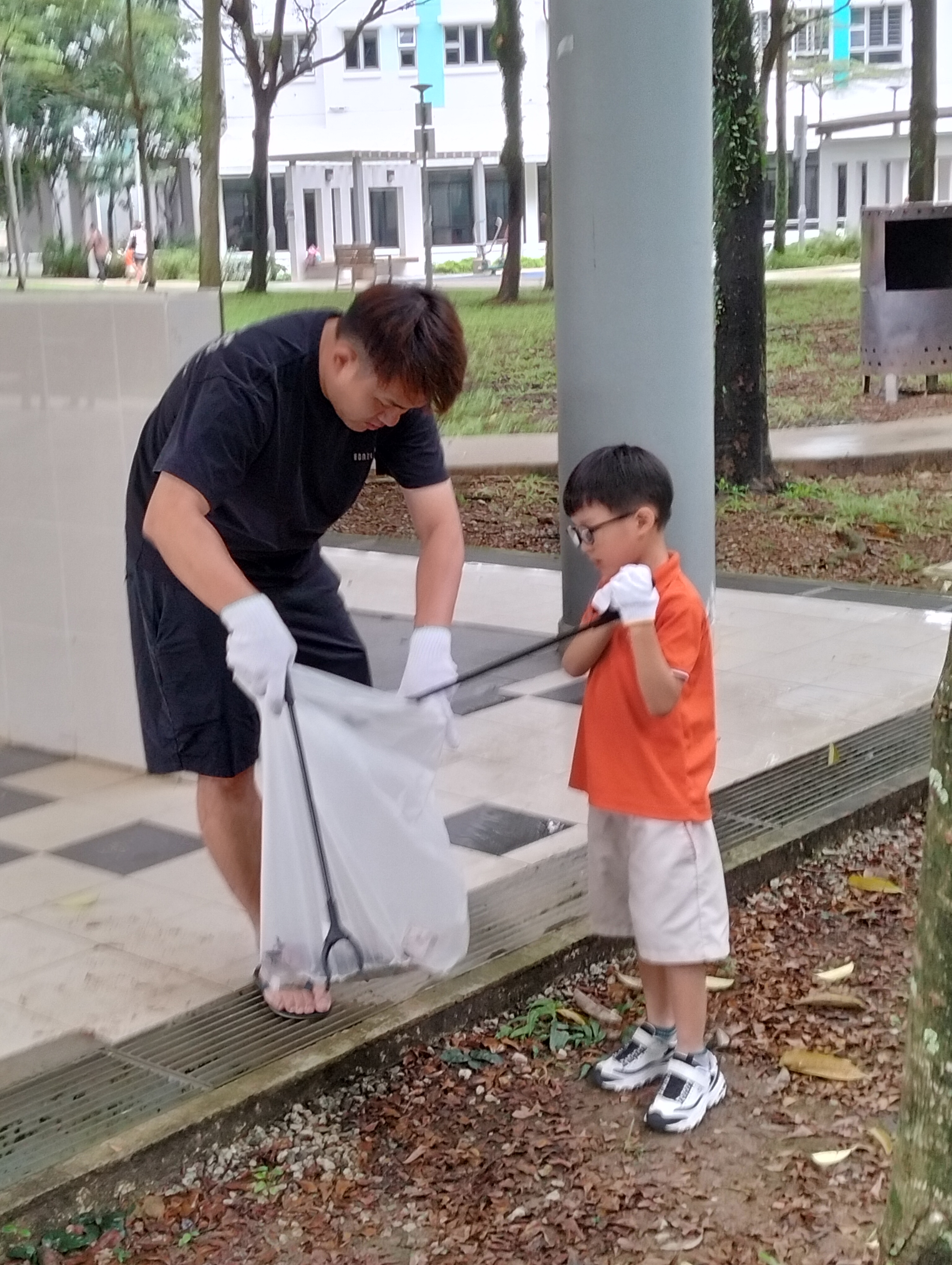 Little Hands, Big Impact: Rescuing Resources, Caring for Our Neighbourhood