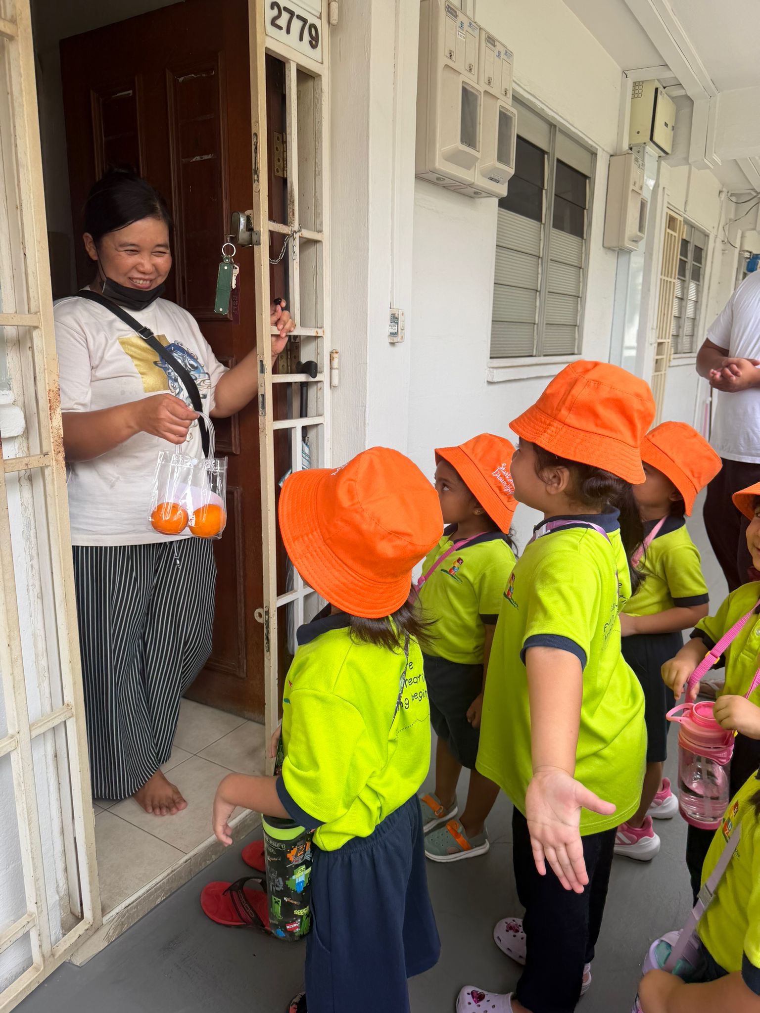 Orange Distribution for CNY — photo 6