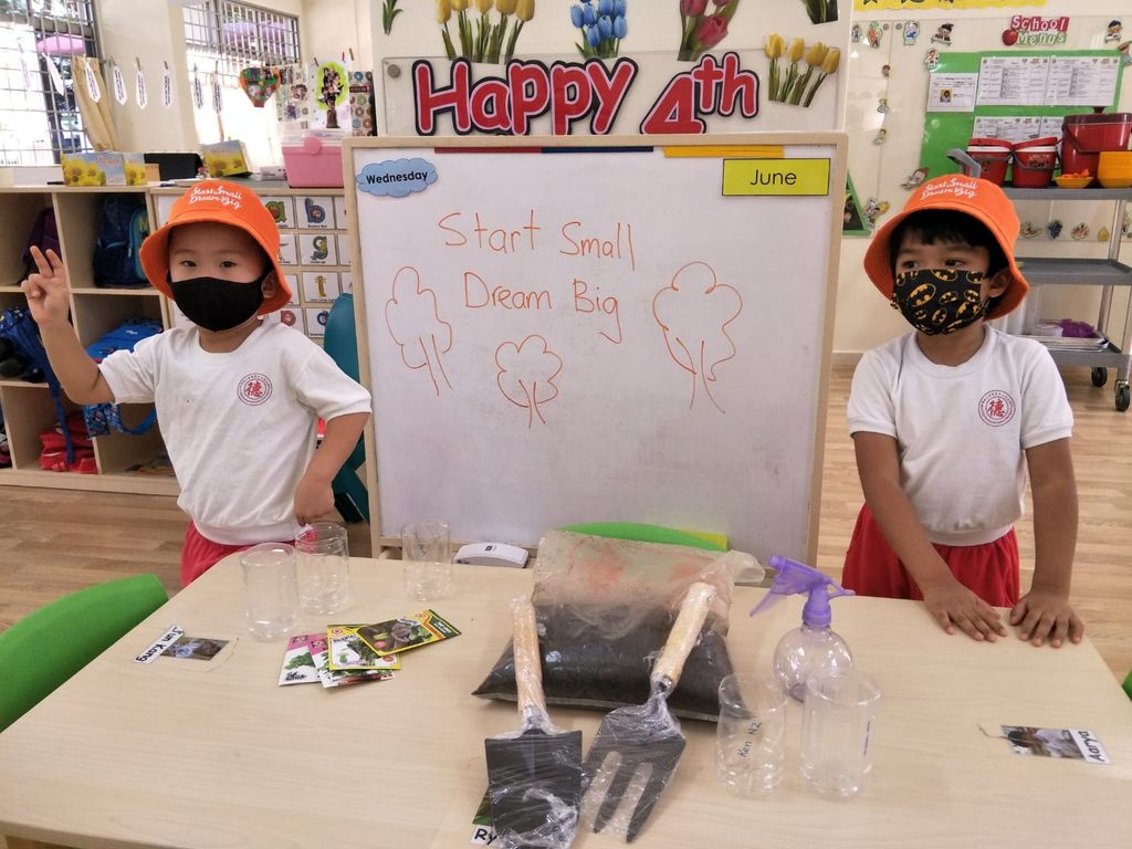 N2 children SSDB Gardening Journal-Coriander and Onion — photo 5