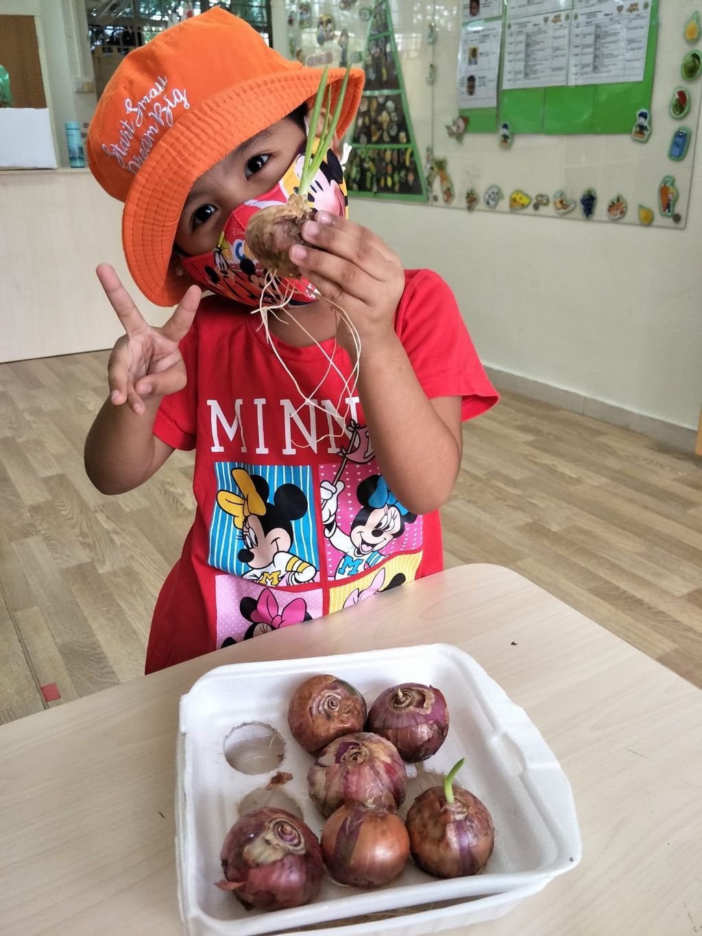N2 children SSDB Gardening Journal-Coriander and Onion — photo 39