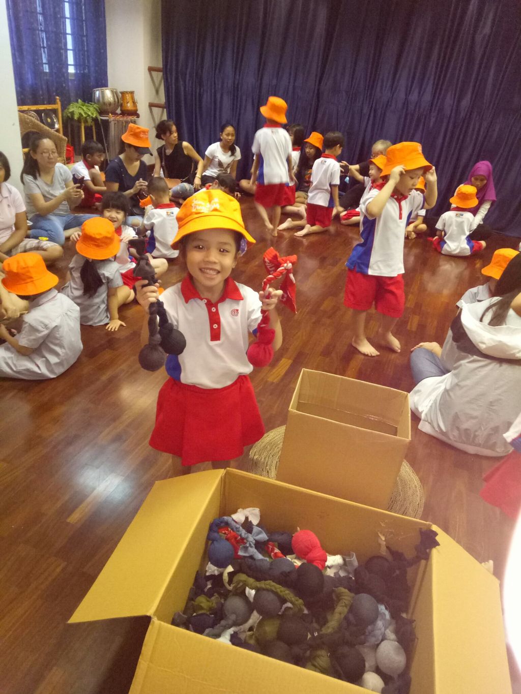 Sparkletots Preschool @Pioneer 662B Toy Making Session