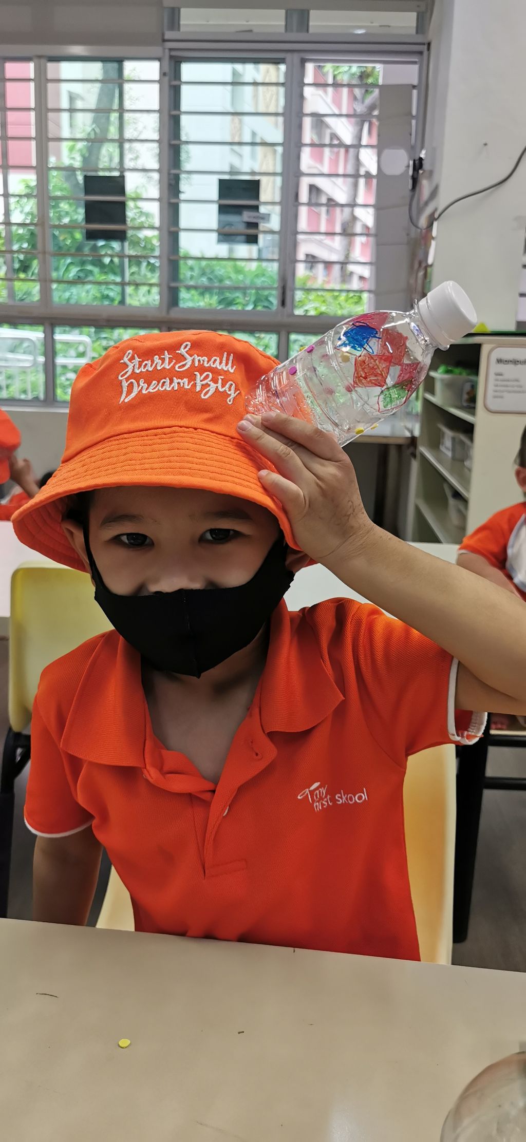 Upcycling project: Making household items using plastic bottles — photo 6