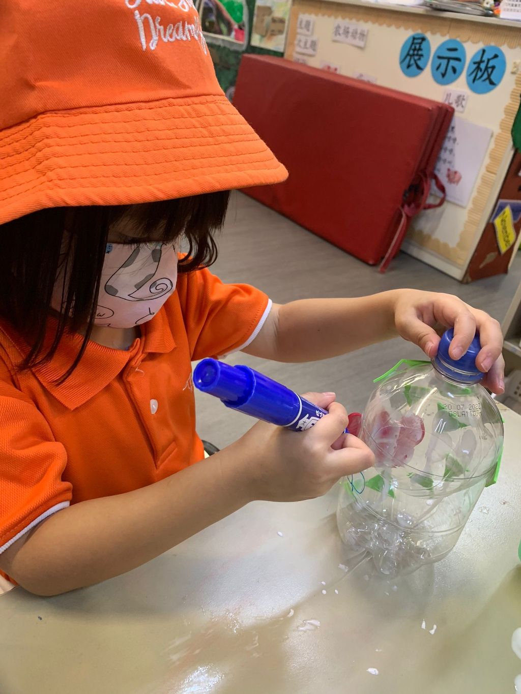 Upcycling project: Making household items using plastic bottles — photo 10