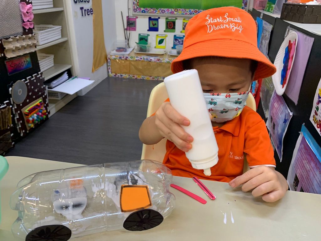 Upcycling project: Making household items using plastic bottles — photo 11