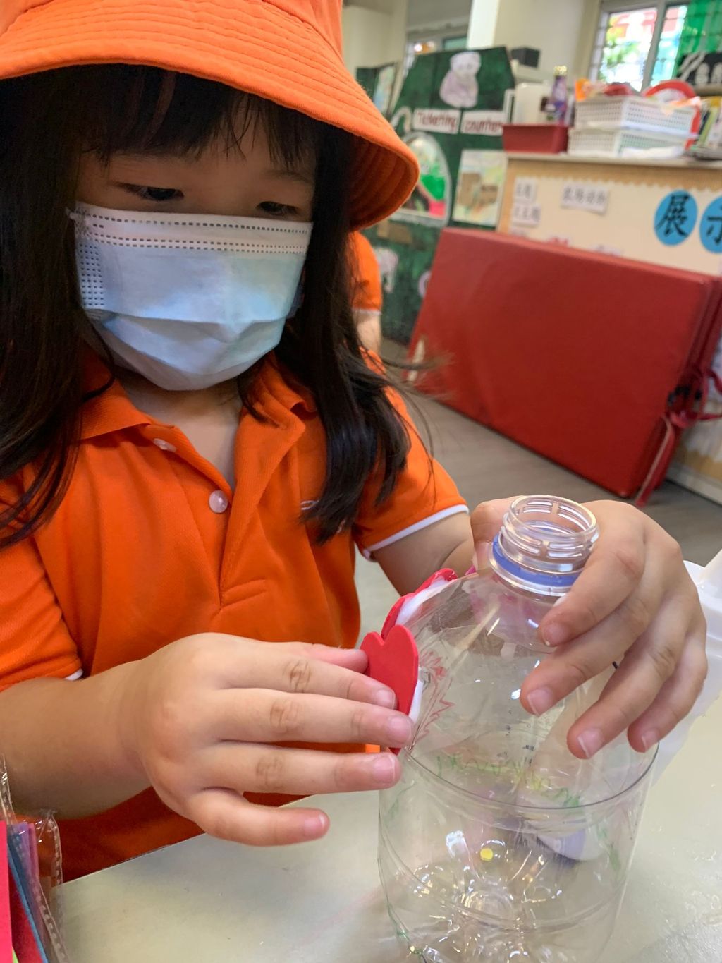 Upcycling project: Making household items using plastic bottles — photo 12