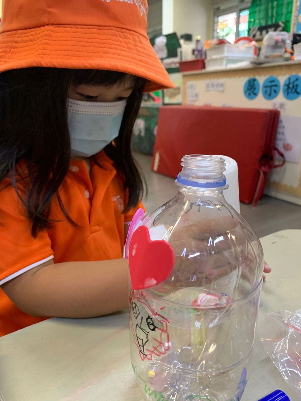 Upcycling project: Making household items using plastic bottles — photo 13