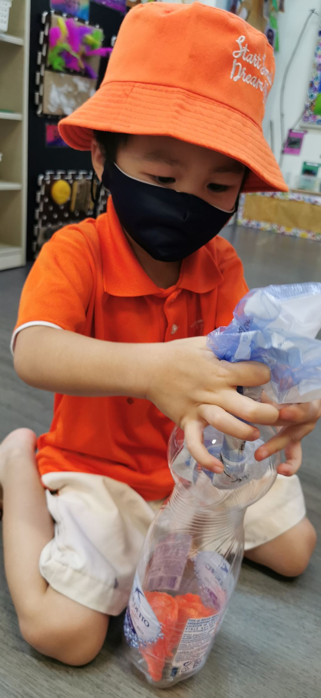Making eco-bricks using unwanted plastic — photo 6
