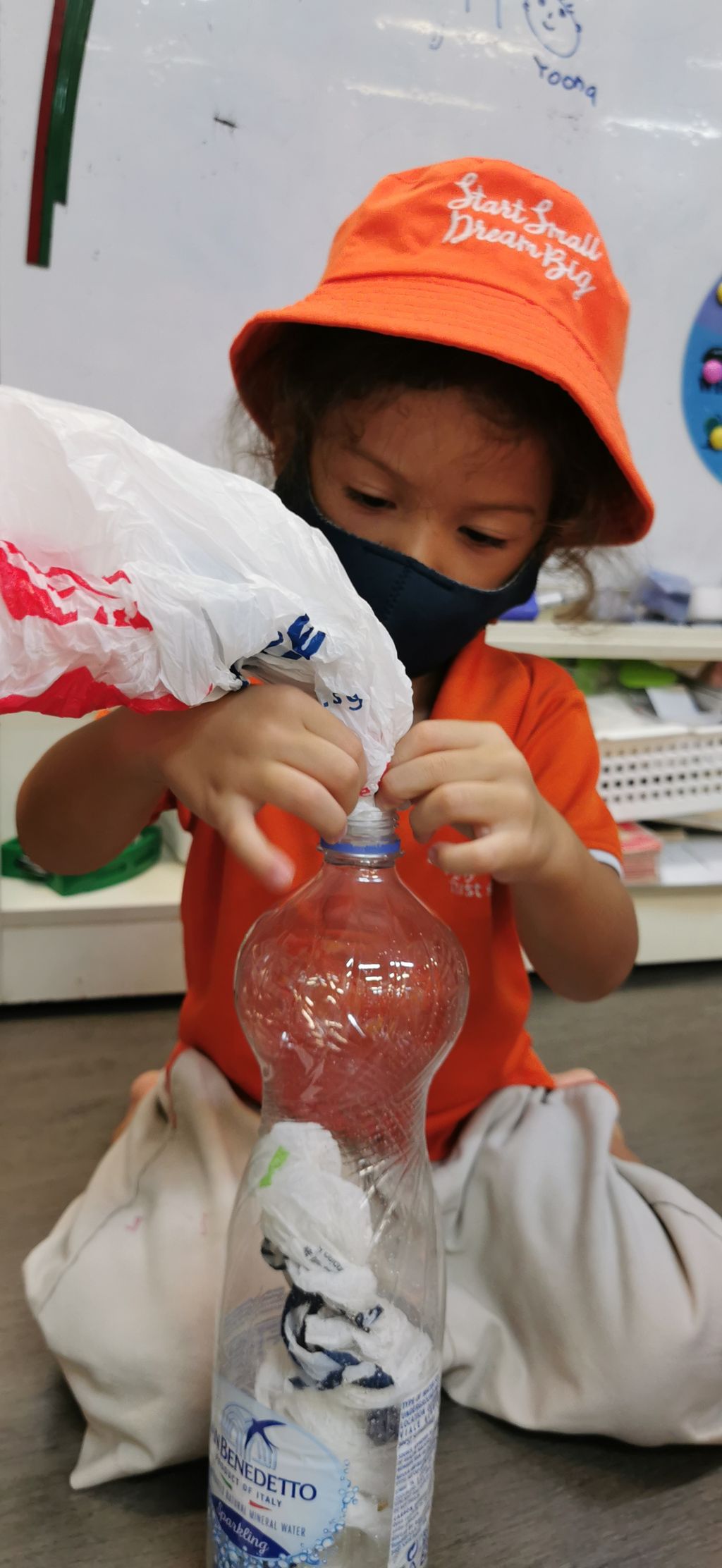 Making eco-bricks using unwanted plastic — photo 7