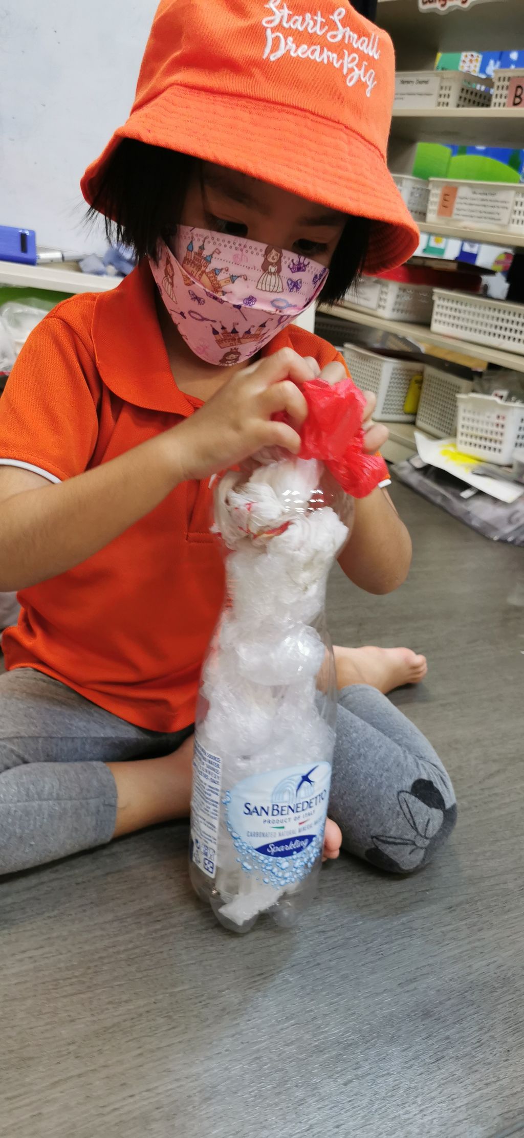 Making eco-bricks using unwanted plastic — photo 13