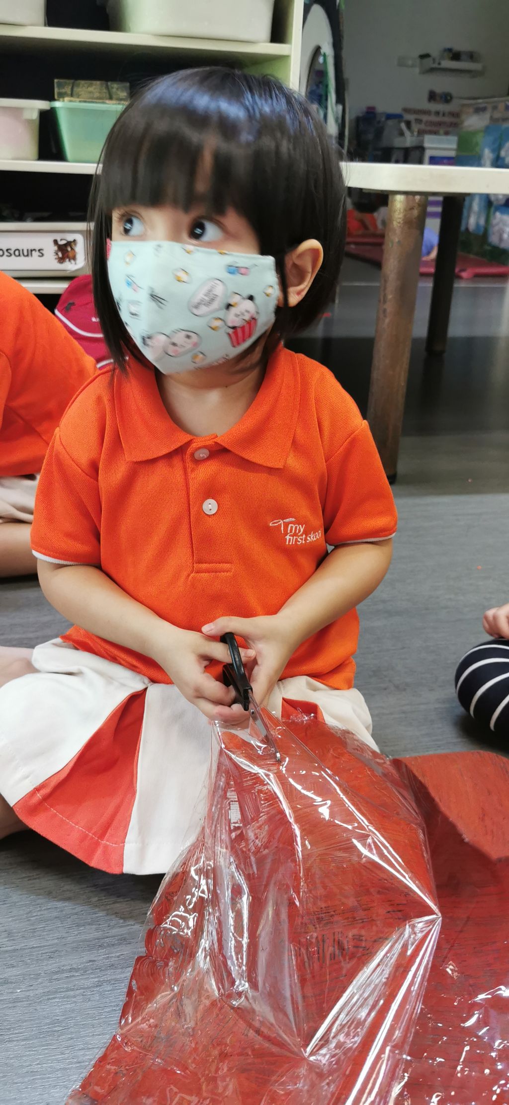 Making eco-bricks using unwanted plastic — photo 15