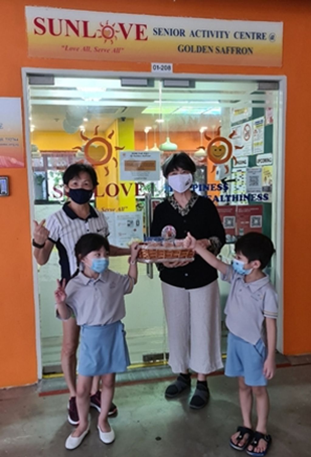 Spread the love to the people we care — photo 2