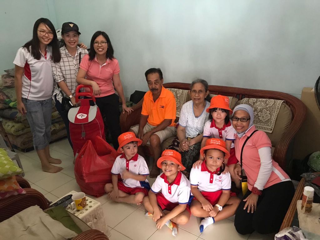 4Cs of Love - Carnival cum Visit to the homes of Elderly and Pioneer Generation in Cashew — photo 1