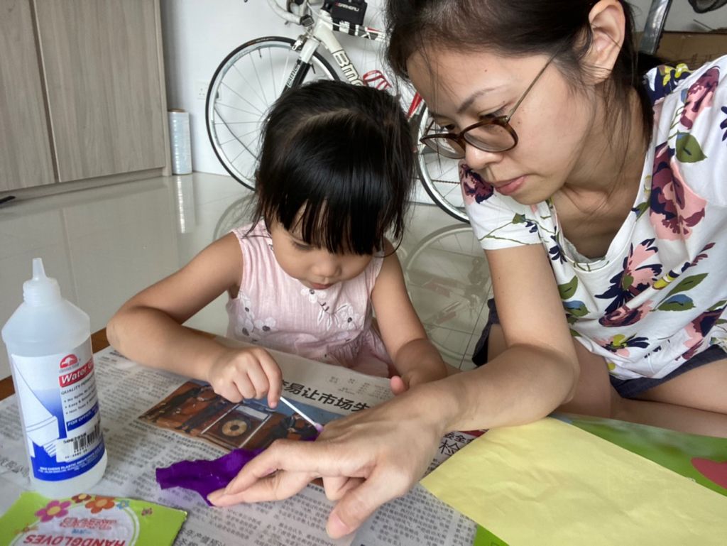 Parental Involvement: Inculcating family Values and showing appreciation to other people around them — photo 3