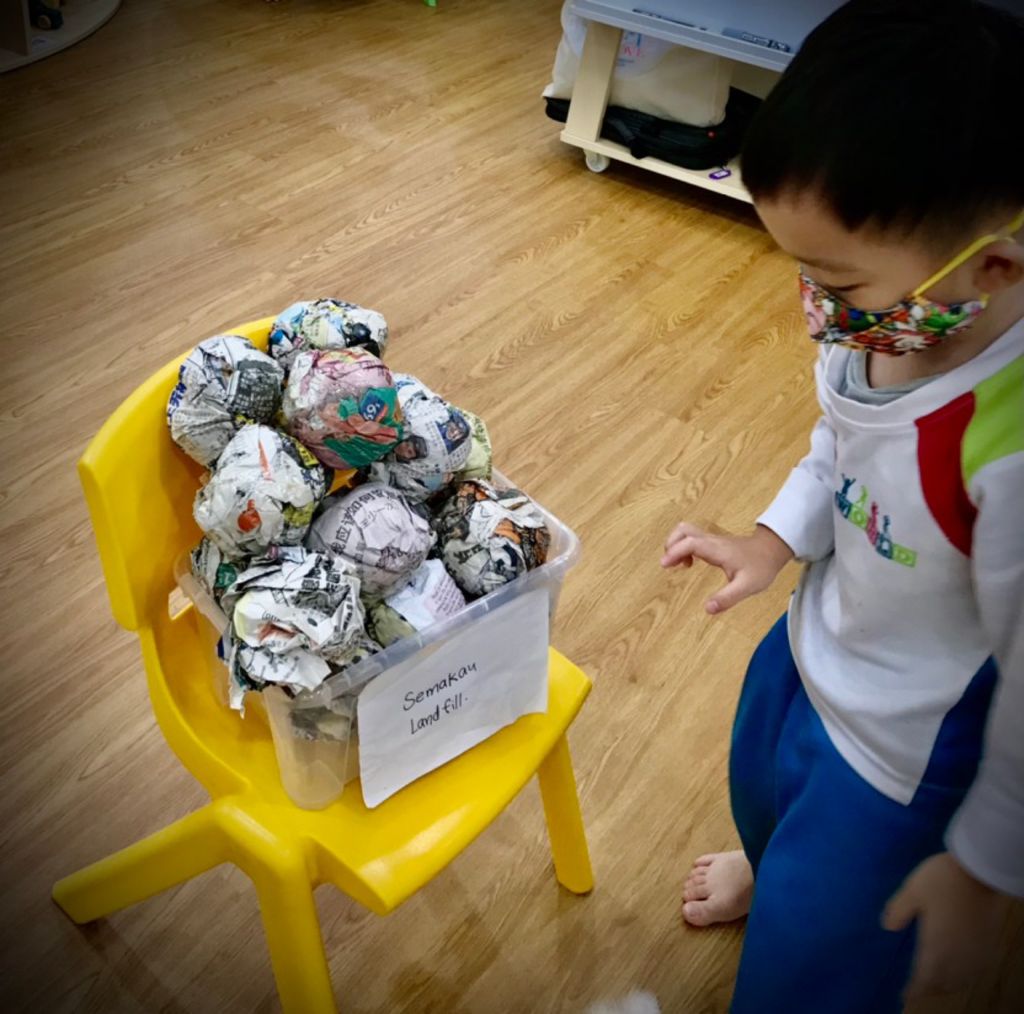 Picking trash and learning about Singapore’s waste management system — photo 4