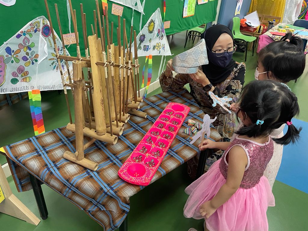 KU326 "Together as One, Same or Different" : #3 SSDB Art Showcase cum Racial Harmony Day 2022 — photo 3
