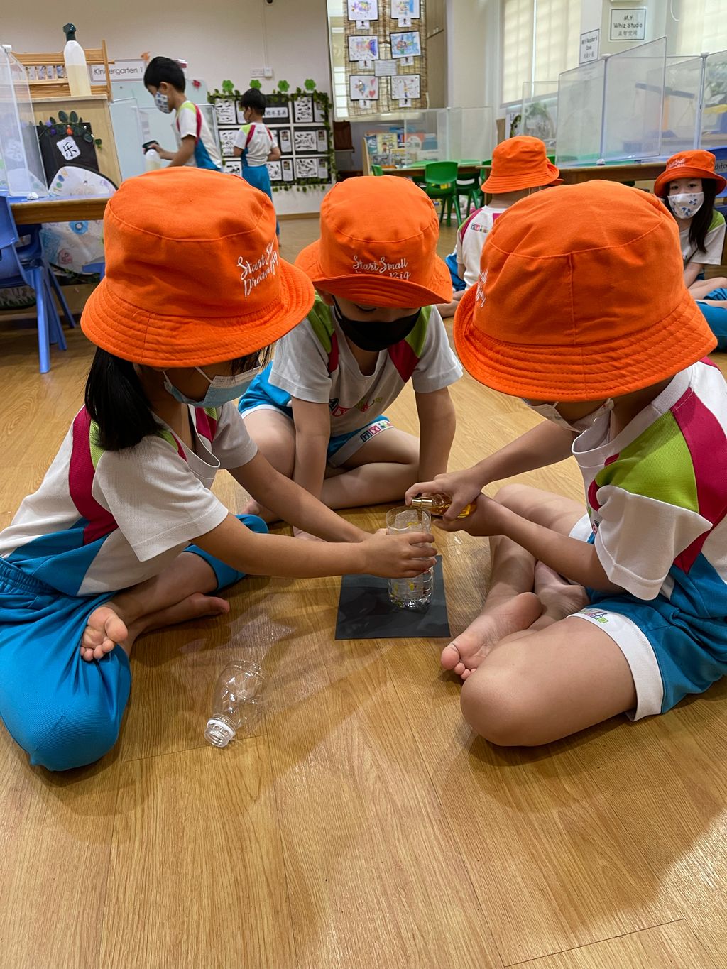 Making mosquito trap — photo 2