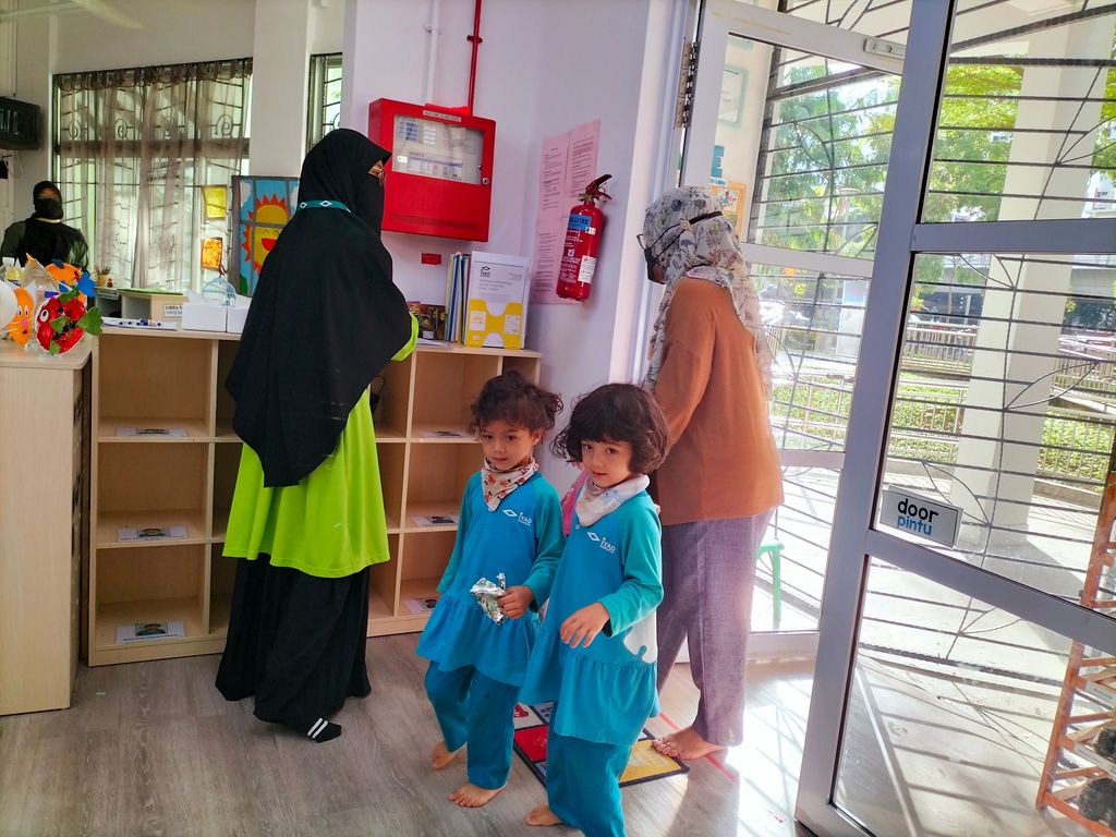 Parent & Child DIY Sanitizer Workshop