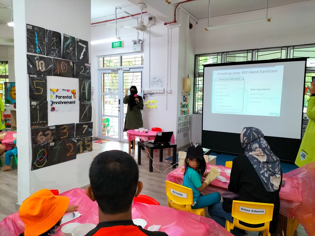 Parent & Child DIY Sanitizer Workshop — photo 1