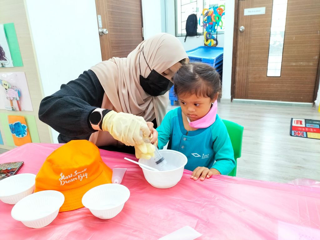 Parent & Child DIY Sanitizer Workshop — photo 1