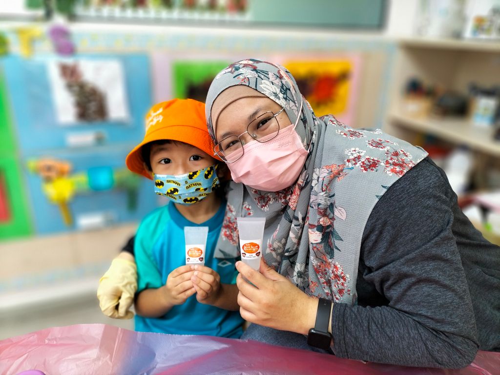 Parent & Child DIY Sanitizer Workshop — photo 6